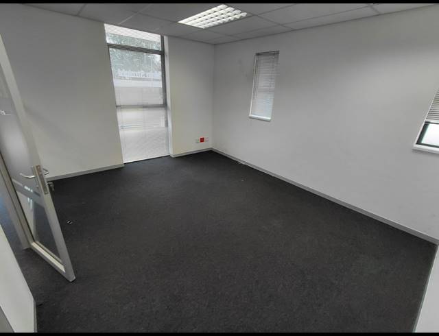 209M² OFFICE TO LET IN BRYANSTON